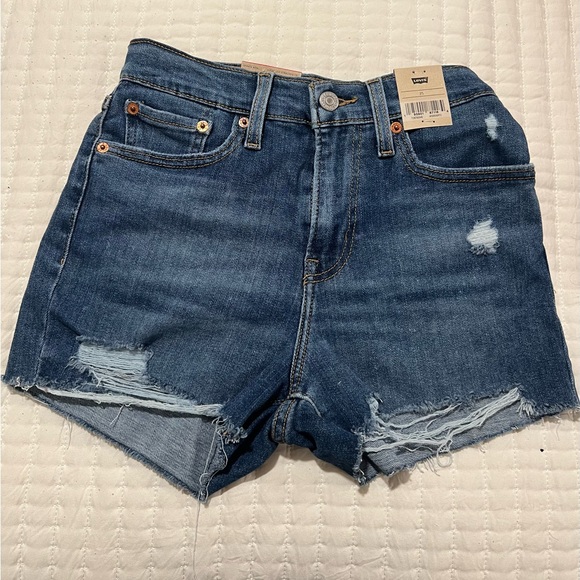 Levi’s shorts - Picture 1 of 2